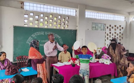 উৎসবমুখর পরিবেশে কয়রা মোংলাই সরকারি প্রাথমিক বিদ্যালয়ে বার্ষিক পুরস্কার বিতরণ