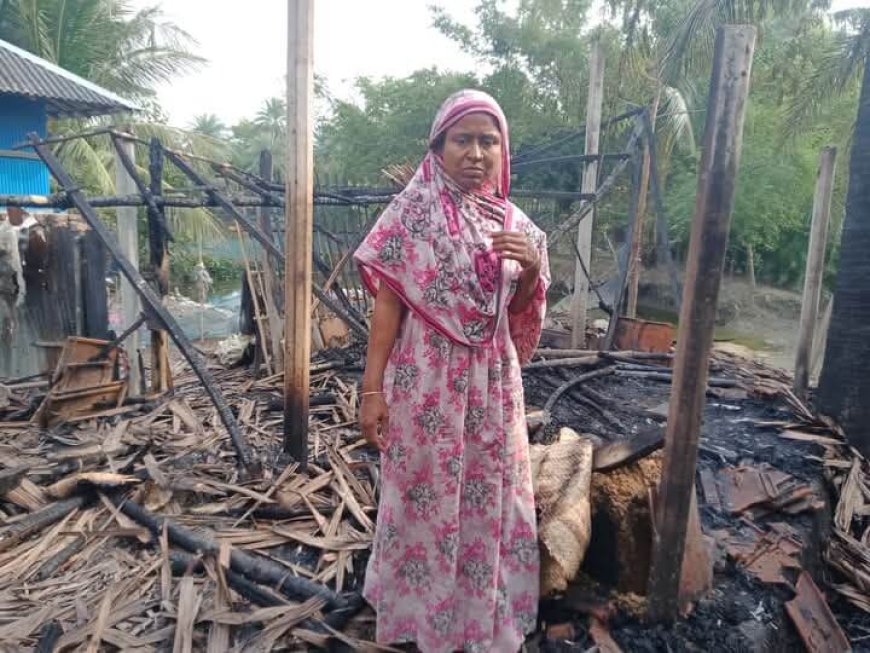 আশাশুনির প্রতাপনগরে অগ্নিকাণ্ডে দুটি ঘর ভস্মীভূত, দুই লক্ষাধিক টাকার ক্ষয়ক্ষতি