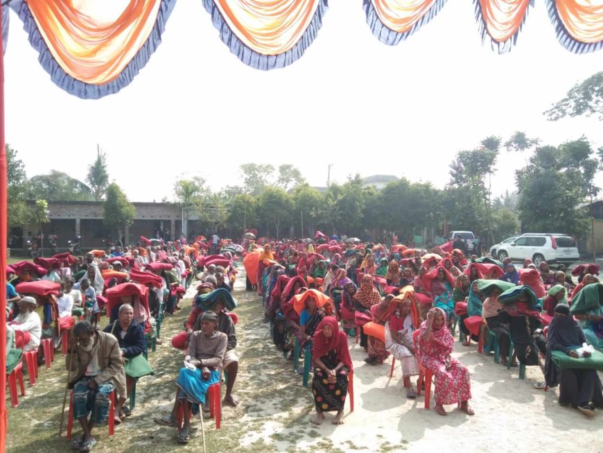 কয়রায় শীতার্তদের জন্য বুরো বাংলাদেশের শীতবস্ত্র বিতরণ