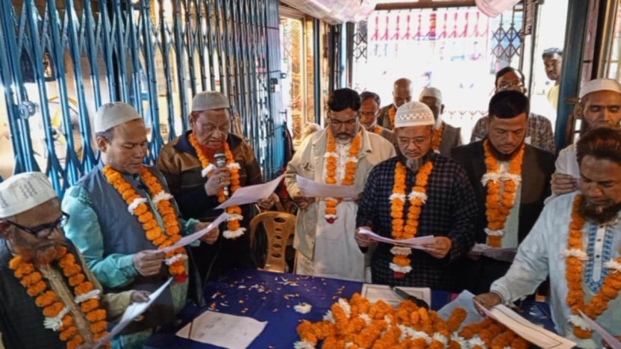 বগুড়ায় মোকাররম হোসেন খাঁন মার্কেট দোকান মালিক কমিটির শপথ ও অভিষেক