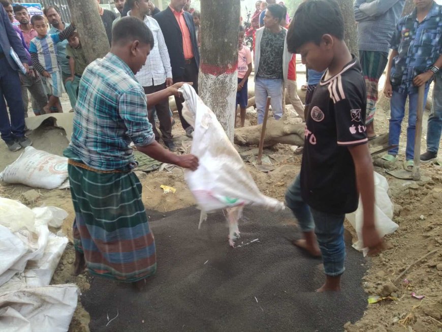 নাসিরনগরে ভেজাল সার জব্দ, ব্যবসায়ীকে জরিমানা