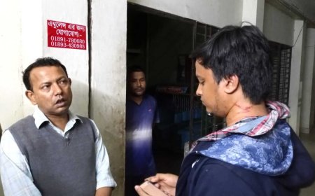 শহীদ মিনারে সংবাদ সংগ্রহ করতে গিয়ে বিএনপি নেতার হামলার শিকার সাংবাদিক!